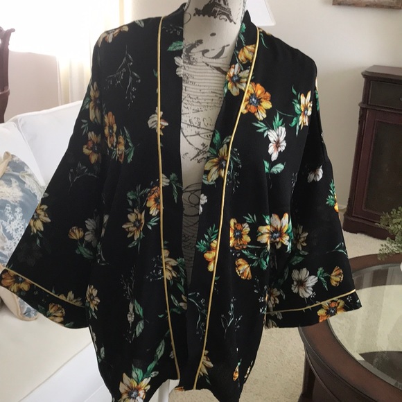 Liberty Love Tops - Stunning floral kimono NWT
